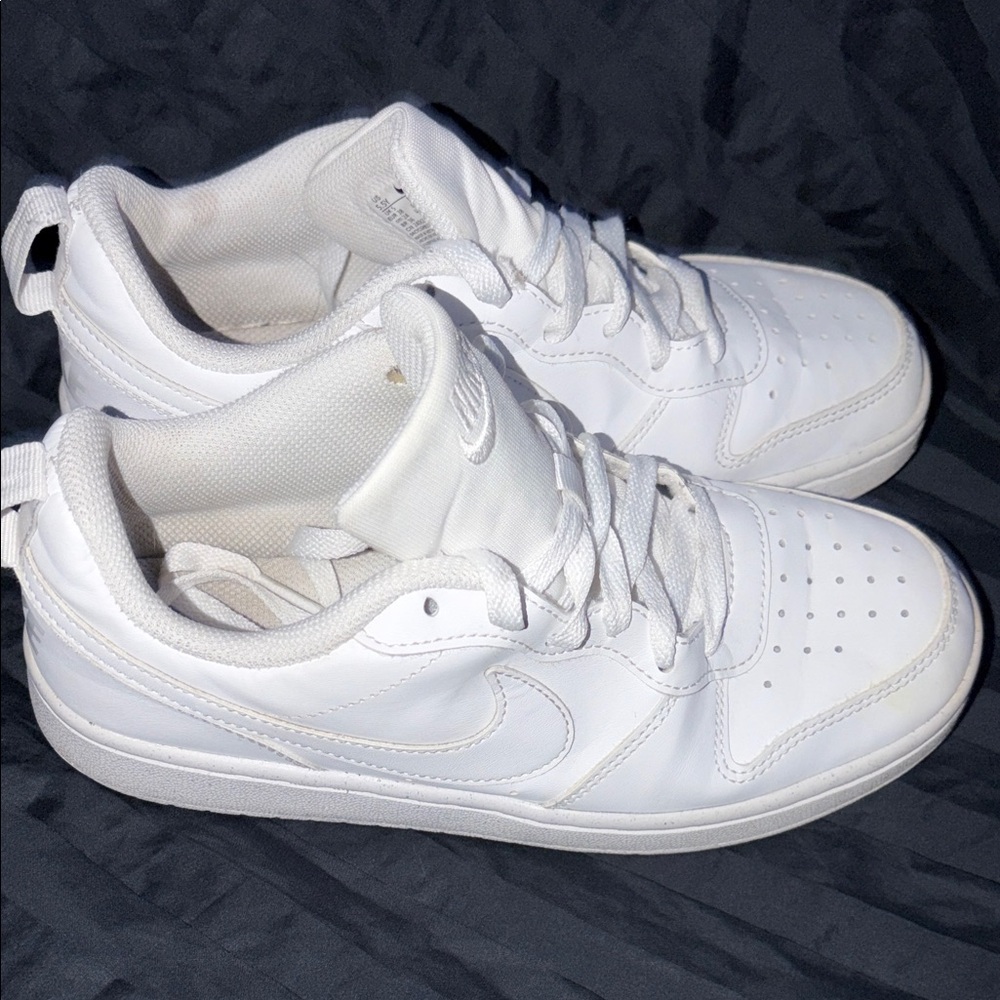 Youth Size 5.5 Y NIKE COURT BOROUGH LOW RECRAFT SHOES